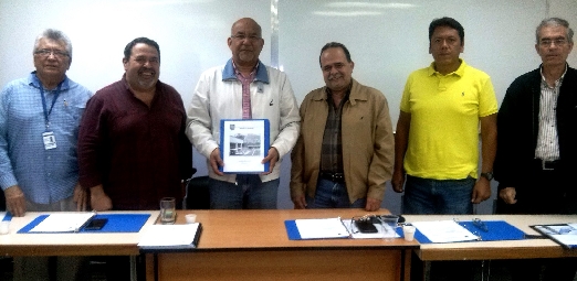 Presidente del CIV Enzo Betancourt
entregó Memoria y Cuenta 2017